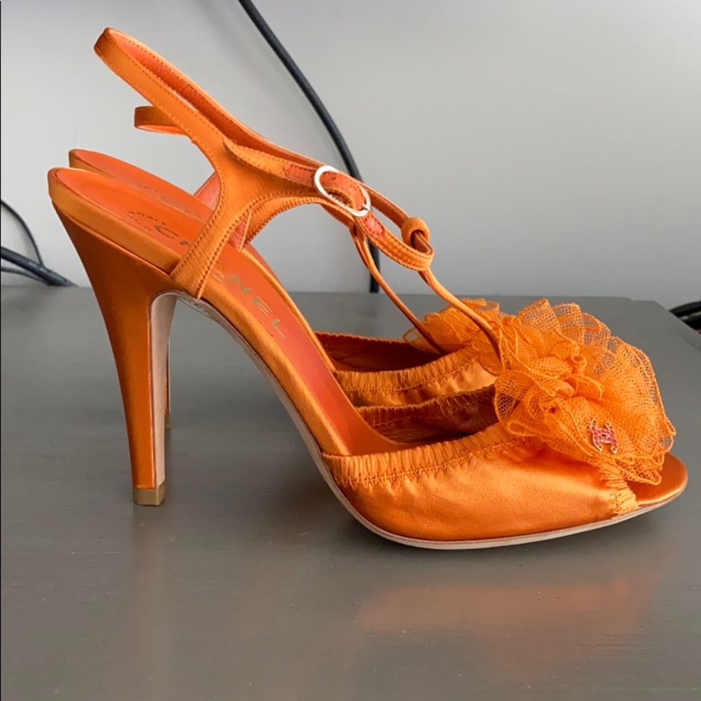 BRAND NEW CHANEL HEELS - Picture 4 of 7